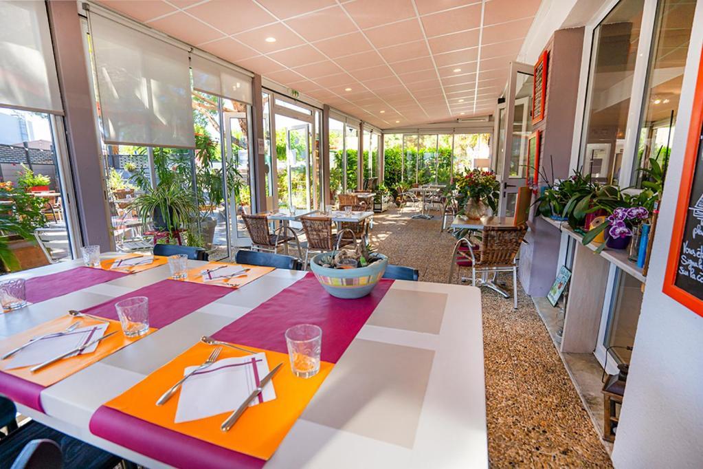 לה סיקווסטרה Logis Hotel- Hotel Restaurant Le Rialto מראה חיצוני תמונה