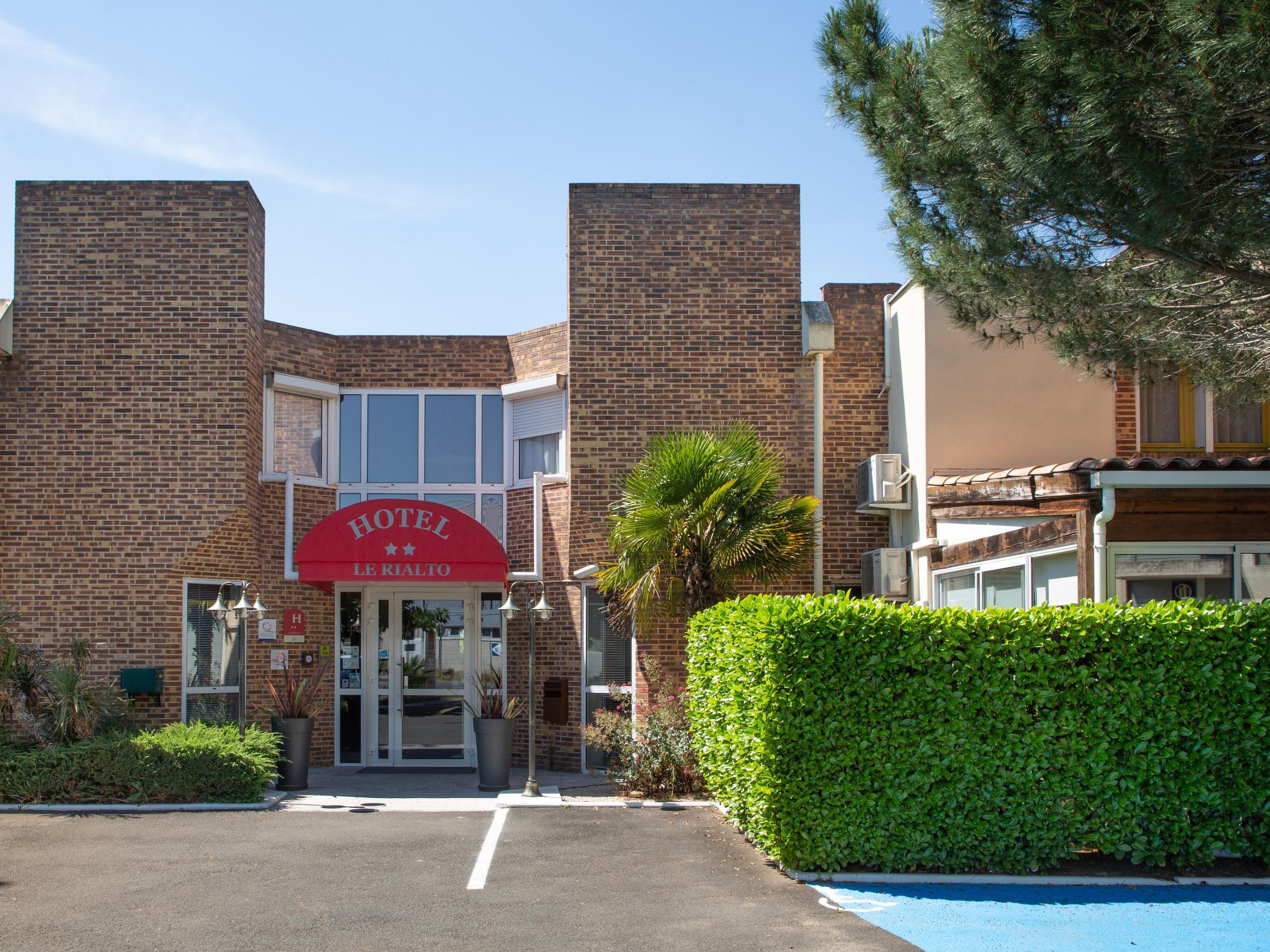 לה סיקווסטרה Logis Hotel- Hotel Restaurant Le Rialto מראה חיצוני תמונה