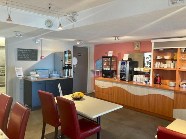 לה סיקווסטרה Logis Hotel- Hotel Restaurant Le Rialto מראה חיצוני תמונה
